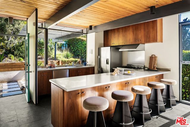 $2,580,000 | 1986 Lucile Avenue, Los Angeles, CA 90039