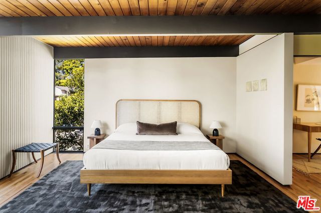 $2,580,000 | 1986 Lucile Avenue, Los Angeles, CA 90039