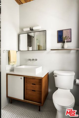 $2,580,000 | 1986 Lucile Avenue, Los Angeles, CA 90039