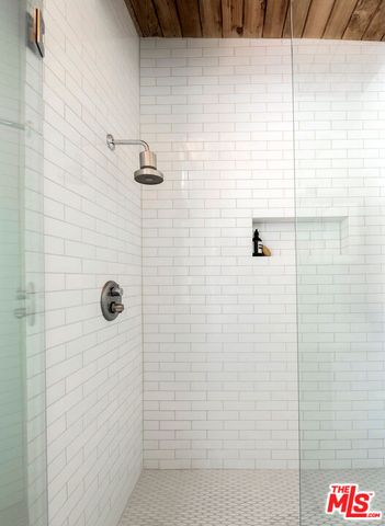 $2,580,000 | 1986 Lucile Avenue, Los Angeles, CA 90039