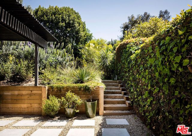 $2,580,000 | 1986 Lucile Avenue, Los Angeles, CA 90039