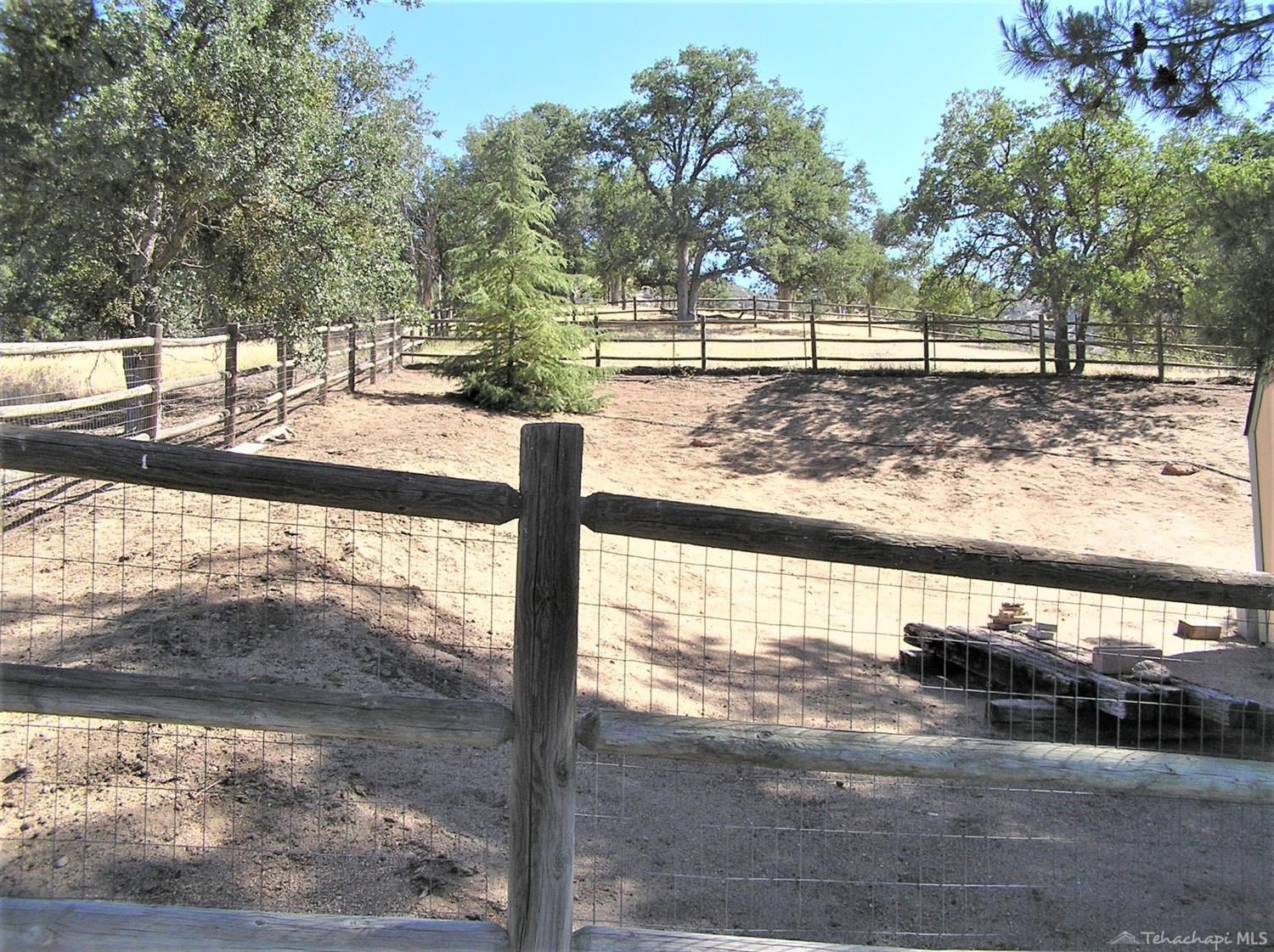 27801 Bear Valley Road Tehachapi, CA 93561 - Photo 33 of 35 Gallery Image 33