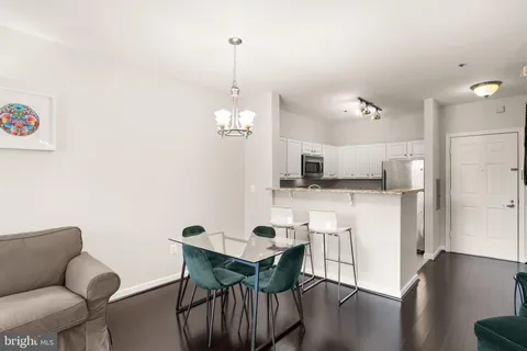 $435,000 | 1625 International Drive, Unit 203, McLean, VA 22102