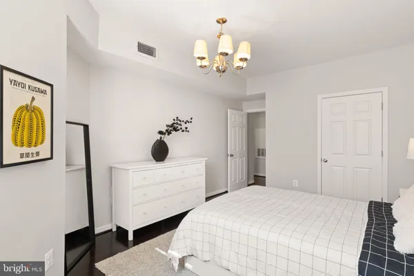 $435,000 | 1625 International Drive, Unit 203, McLean, VA 22102