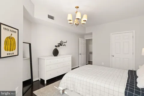 $435,000 | 1625 International Drive, Unit 203, McLean, VA 22102
