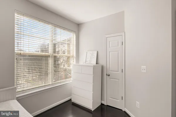 $435,000 | 1625 International Drive, Unit 203, McLean, VA 22102