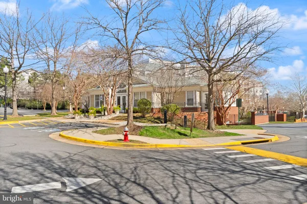 $435,000 | 1625 International Drive, Unit 203, McLean, VA 22102