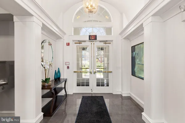 $435,000 | 1625 International Drive, Unit 203, McLean, VA 22102