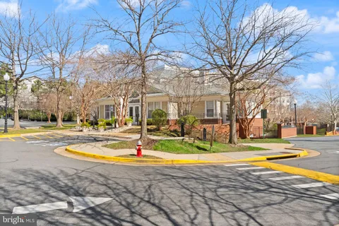 $435,000 | 1625 International Drive, Unit 203, McLean, VA 22102