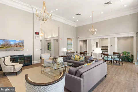 $435,000 | 1625 International Drive, Unit 203, McLean, VA 22102