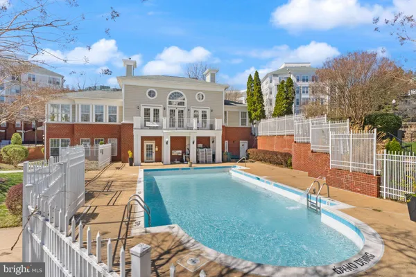 $435,000 | 1625 International Drive, Unit 203, McLean, VA 22102