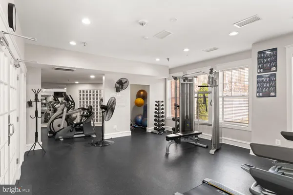 $435,000 | 1625 International Drive, Unit 203, McLean, VA 22102