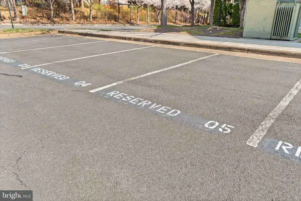 $435,000 | 1625 International Drive, Unit 203, McLean, VA 22102