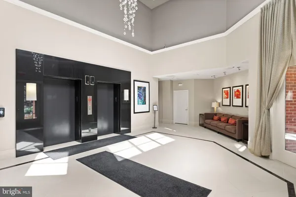 $435,000 | 1625 International Drive, Unit 203, McLean, VA 22102