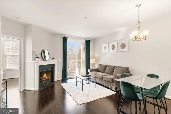 $435,000 | 1625 International Drive, Unit 203, McLean, VA 22102