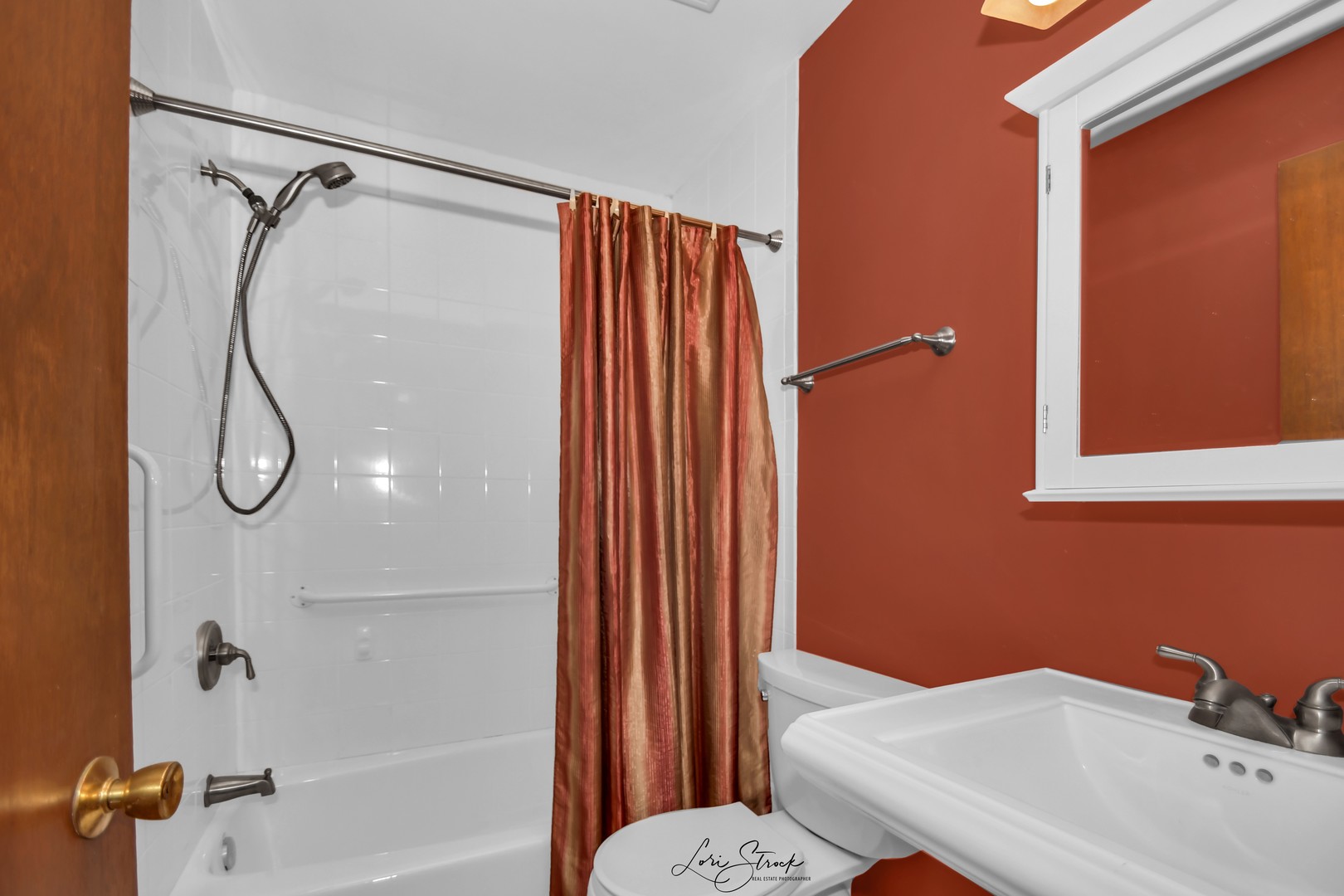 417 Sunnybrook Lane Wheaton, IL 60187 - Photo 13 of 17 a bathroom with a sink and a shower