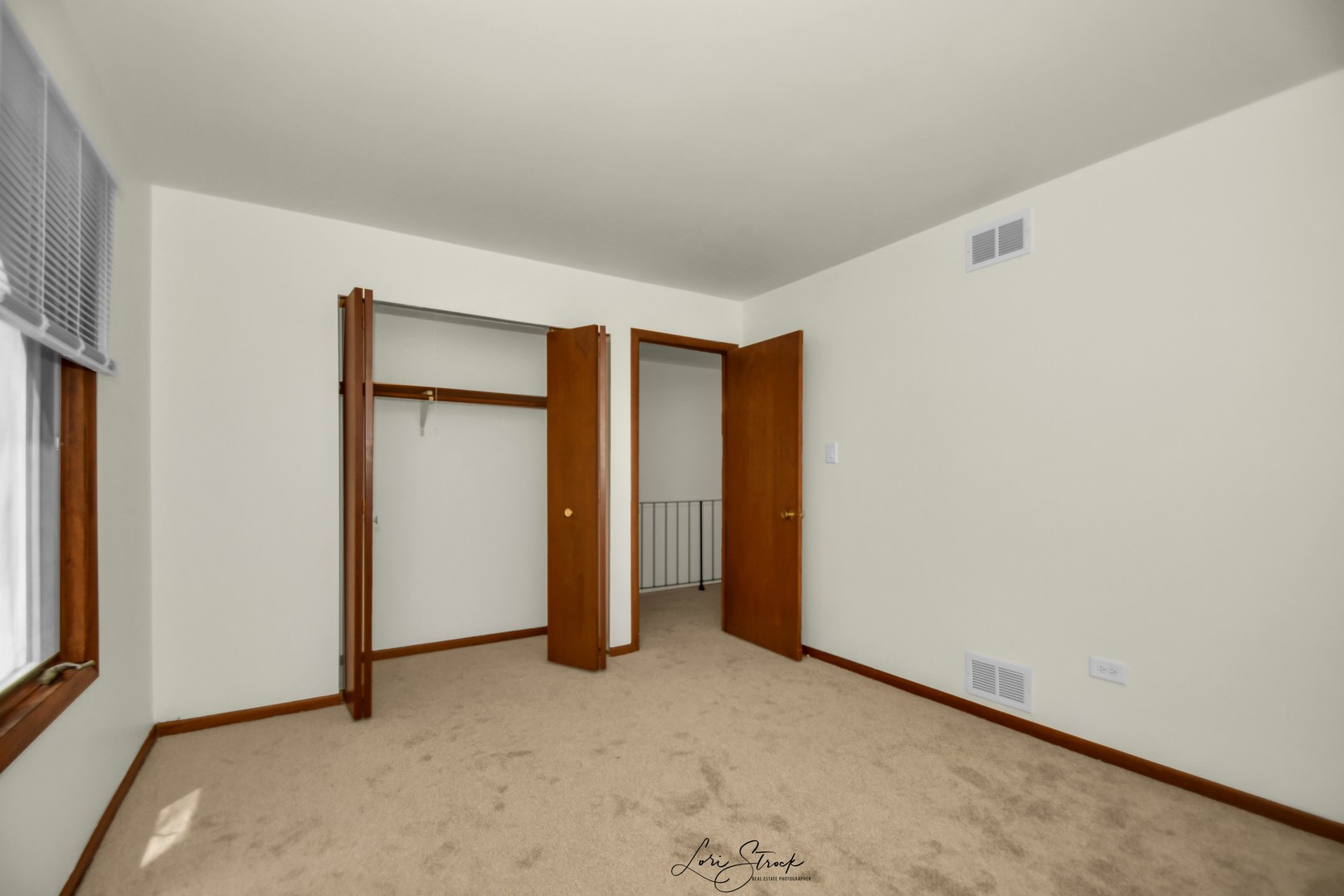 417 Sunnybrook Lane Wheaton, IL 60187 - Photo 15 of 17 a view of an empty room