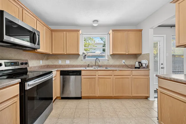 $1,850 | 11902 Rolling Stream Drive, Tomball, TX 77375