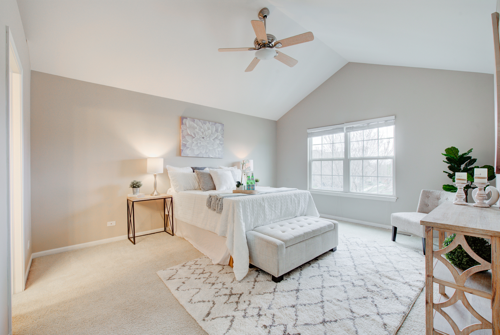 988 Oak Ridge Boulevard Elgin, IL 60120 - Photo 14 of 34 a living room with furniture and a window