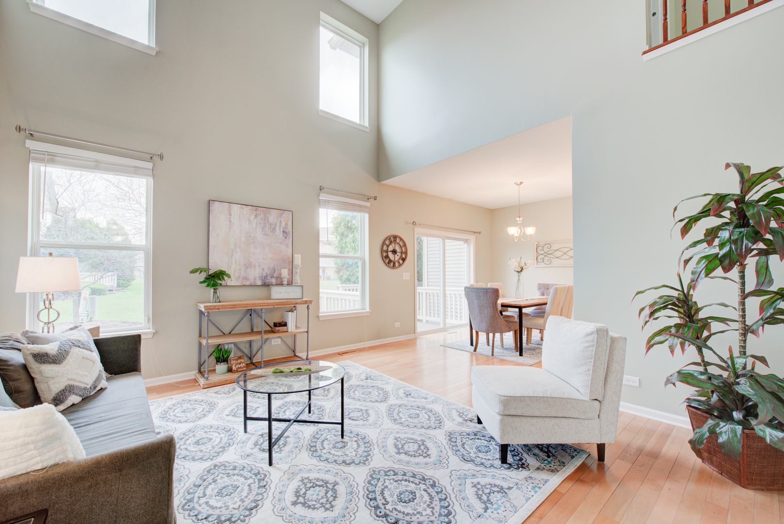 988 Oak Ridge Boulevard Elgin, IL 60120 - Photo 3 of 34 a living room with furniture and a large window