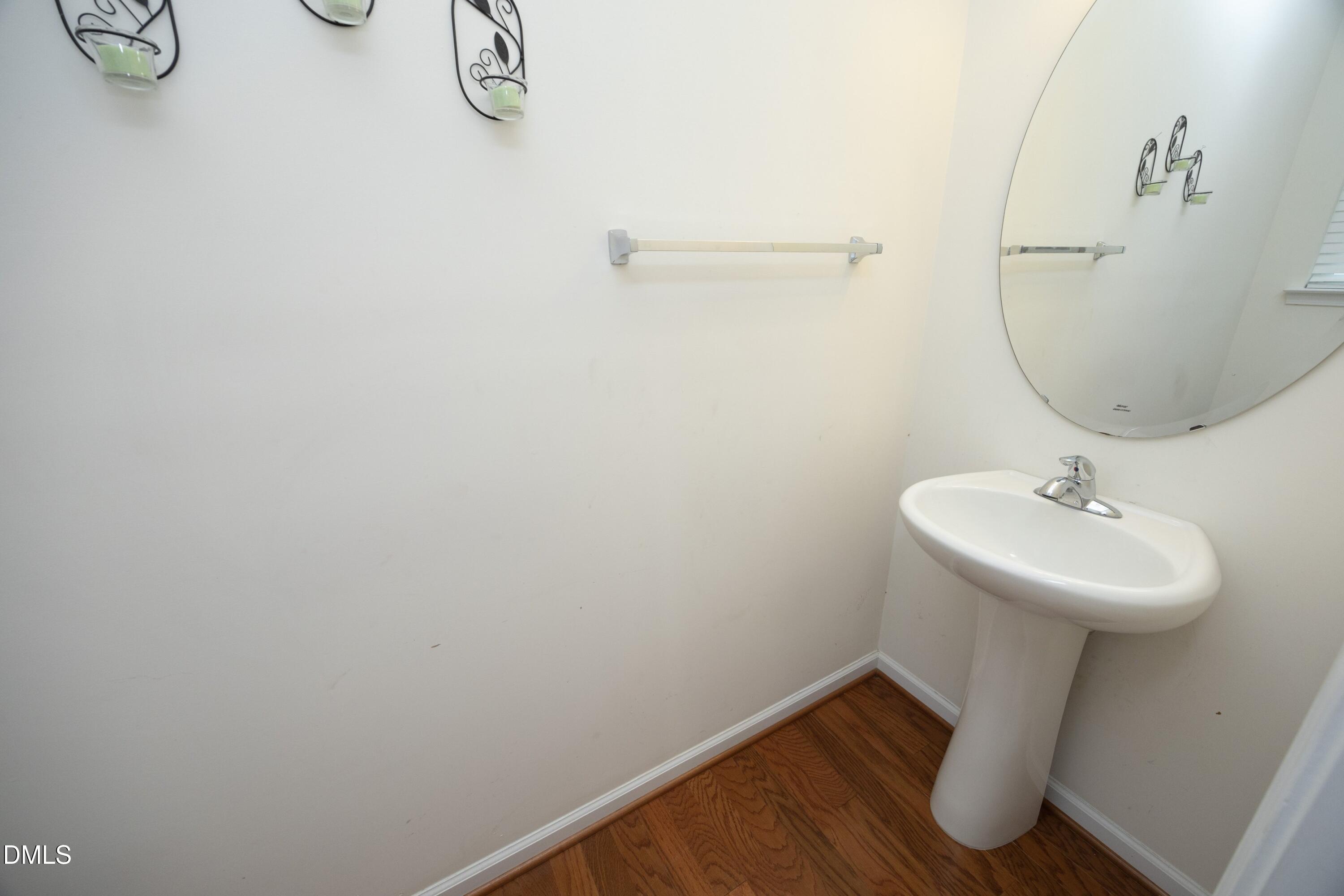1331 Stone Manor Drive Raleigh, NC 27610 - Photo 14 of 32 14HalfBath