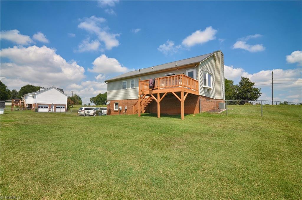 401 Central Road Clemmons, NC 27012 - Photo 3 of 14 Gallery Image 3