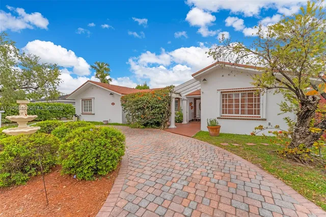 $949,500 | 1232 Southwest 132nd Court, Miami, FL 33184
