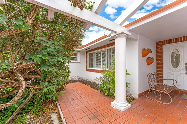 $949,500 | 1232 Southwest 132nd Court, Miami, FL 33184
