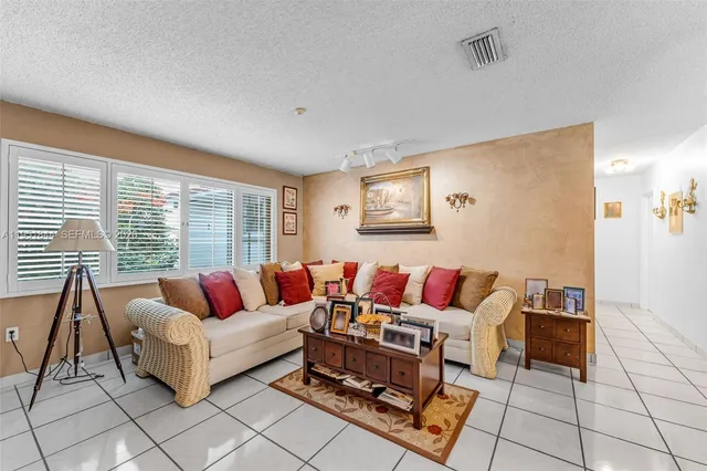 $949,500 | 1232 Southwest 132nd Court, Miami, FL 33184