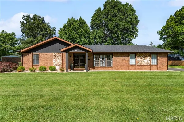 $330,000 | 715 North Lincoln Avenue, O'Fallon, IL 62269