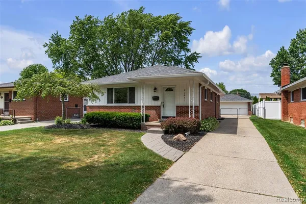 $279,900 | 22641 Millenbach Street, St. Clair Shores, MI 48081