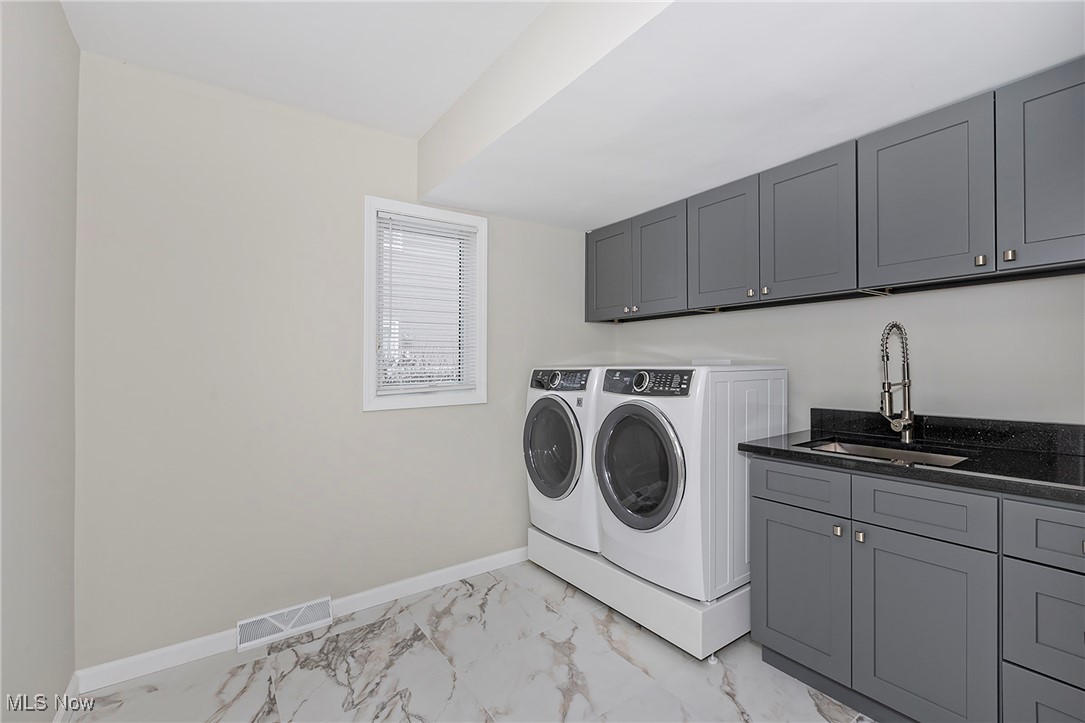 1939 Winchester Road Cleveland, OH 44124 - Photo 21 of 44 Gallery Image 21