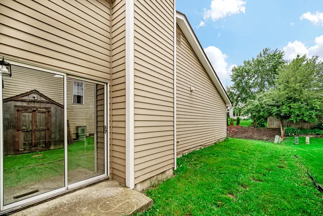 $2,450 | 1893 Appaloosa Drive, Naperville, IL 60565