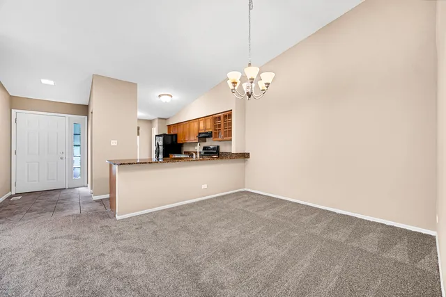 $2,450 | 1893 Appaloosa Drive, Naperville, IL 60565