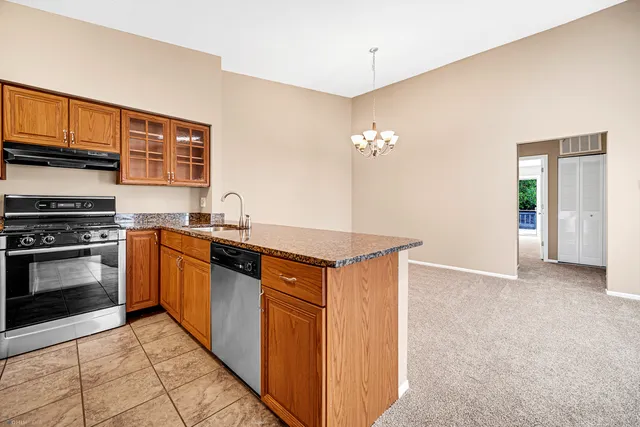 $2,450 | 1893 Appaloosa Drive, Naperville, IL 60565