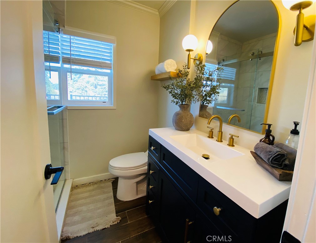 27981 Lakes Edge Road Lake Arrowhead, CA 92352 - Photo 45 of 64 Loft Bathroom