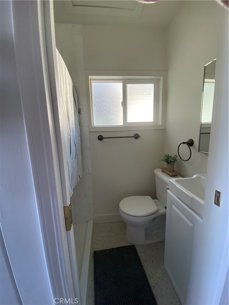 27981 Lakes Edge Road Lake Arrowhead, CA 92352 - Photo 58 of 64 ADU bathroom