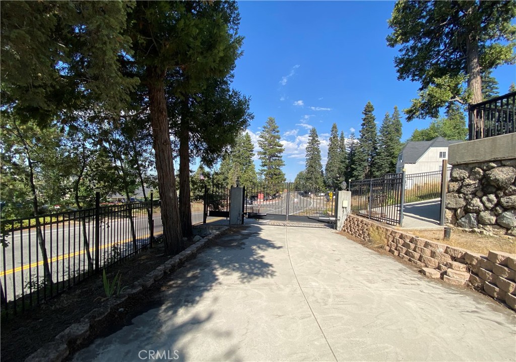 27981 Lakes Edge Road Lake Arrowhead, CA 92352 - Photo 8 of 64 Private Gated Driveway