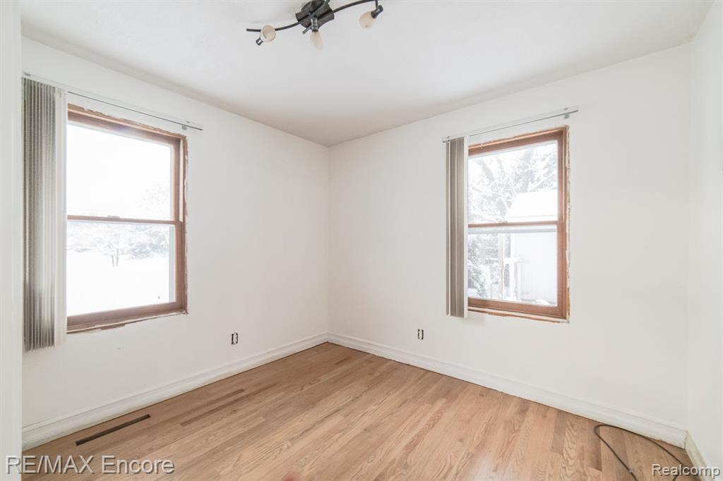 8459-8461 Bridge Lake Road Clarkston, MI 48348 - Photo 29 of 36