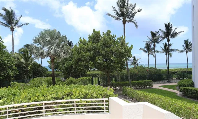$1,800,000 | 1700 South Ocean Boulevard, Unit 6C, Lauderdale-by-the-Sea, FL 33062