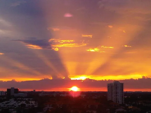 $1,800,000 | 1700 South Ocean Boulevard, Unit 6C, Lauderdale-by-the-Sea, FL 33062