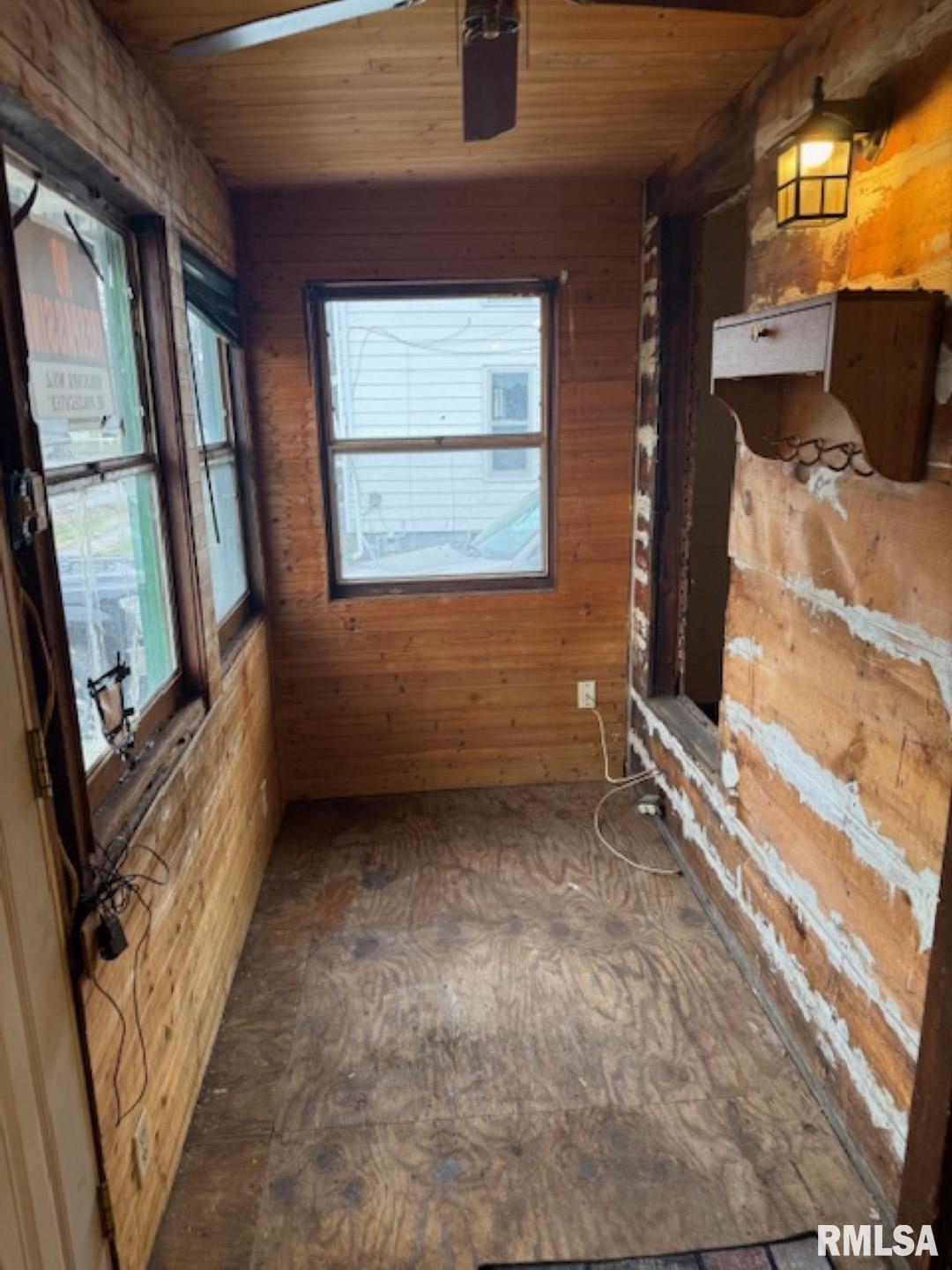 1306 Lake Street Kewanee, IL 61443 - Photo 3 of 22