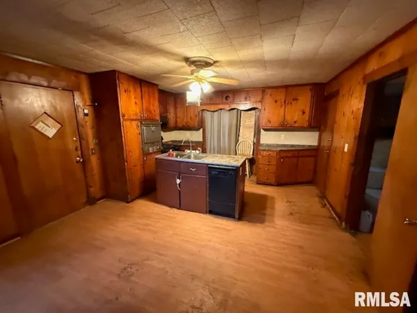 $59,900 | 1306 Lake Street, Kewanee, IL 61443