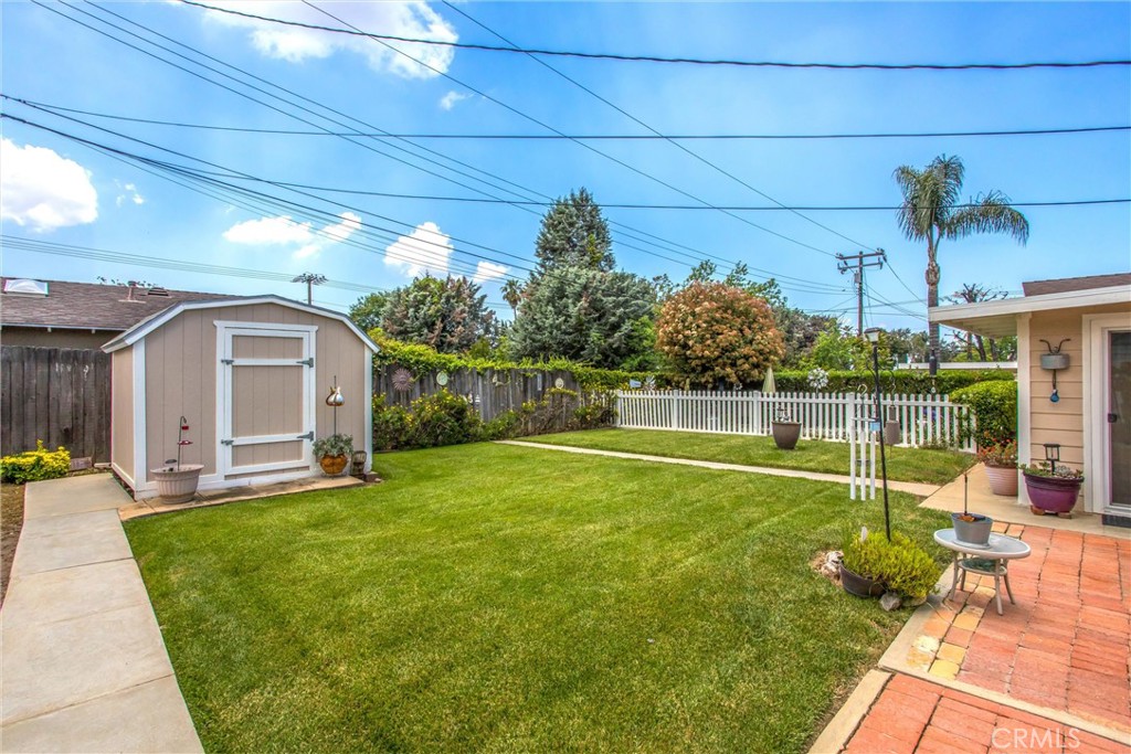 217 Syllmar Circle Calimesa, CA 92320 - Photo 27 of 28 a view of a backyard with a garden and plants