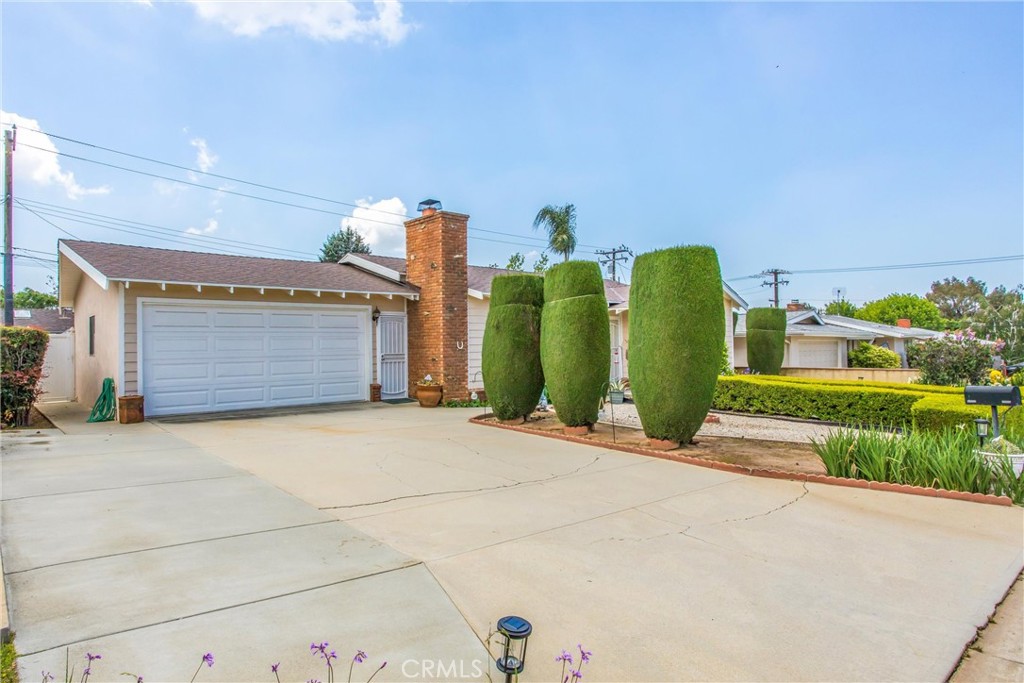 217 Syllmar Circle Calimesa, CA 92320 - Photo 3 of 28 a view of a building