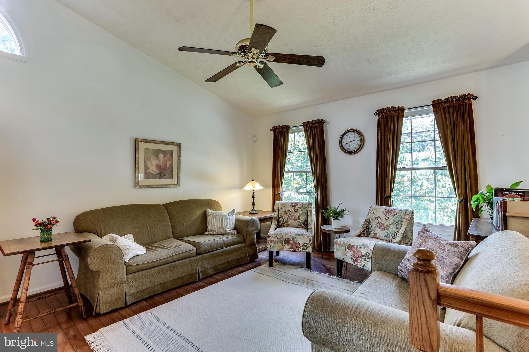 310 Kendigs Mill Road Owings Mills, MD 21117 - Photo 4 of 34 LIVING ROOM
