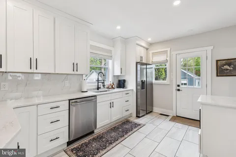 $600,000 | 810 West Collings Avenue, Collingswood, NJ 08107