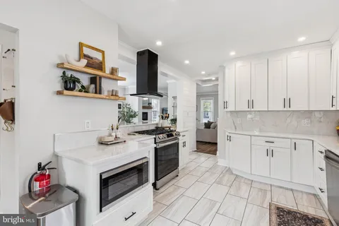 $600,000 | 810 West Collings Avenue, Collingswood, NJ 08107