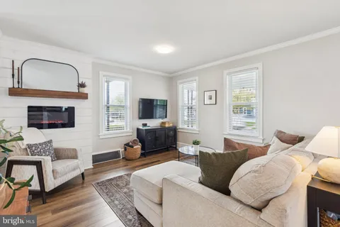 $600,000 | 810 West Collings Avenue, Collingswood, NJ 08107