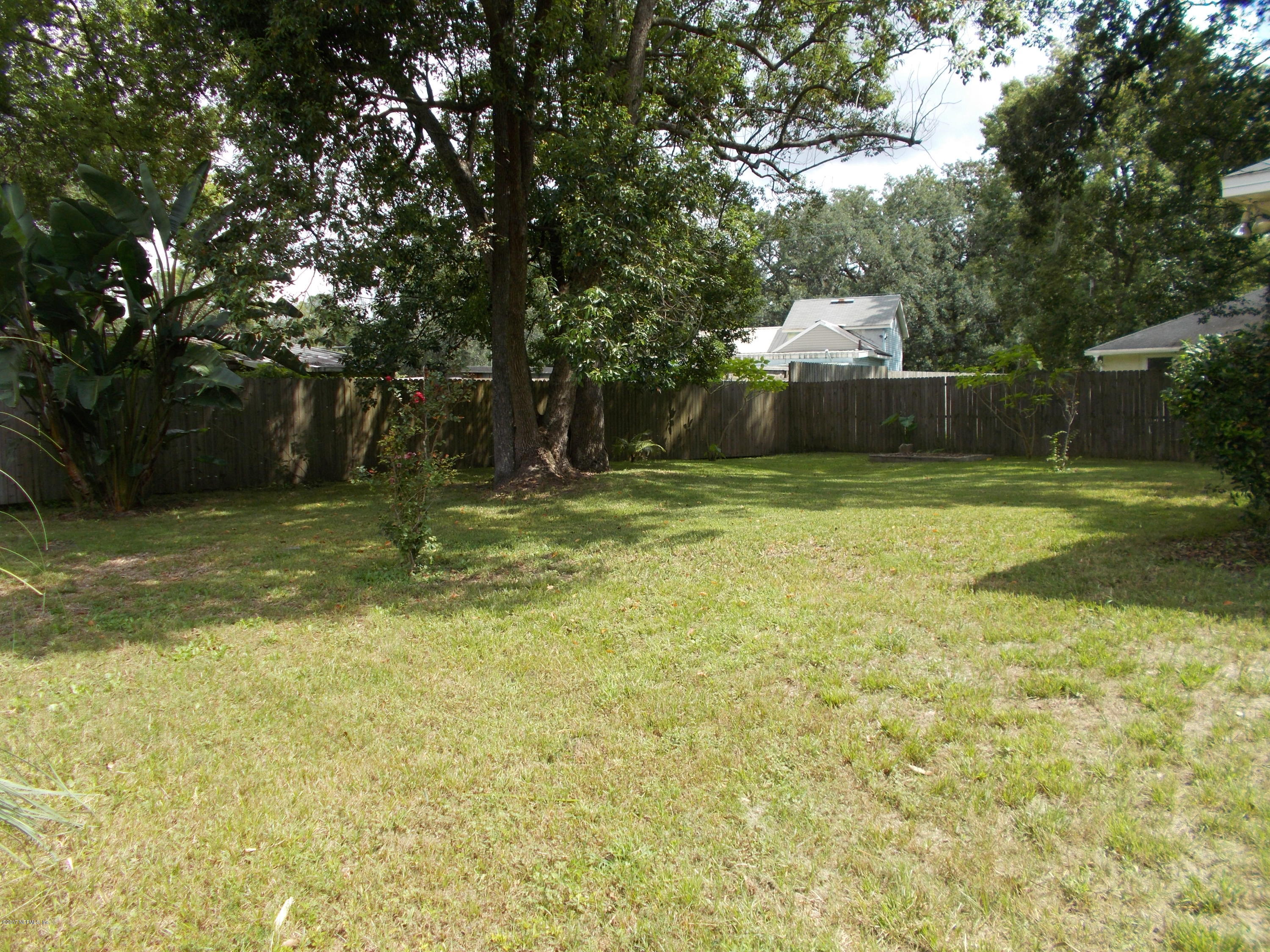 2608 Spring Park Road Jacksonville, FL 32207 - Photo 18 of 24 Backyard